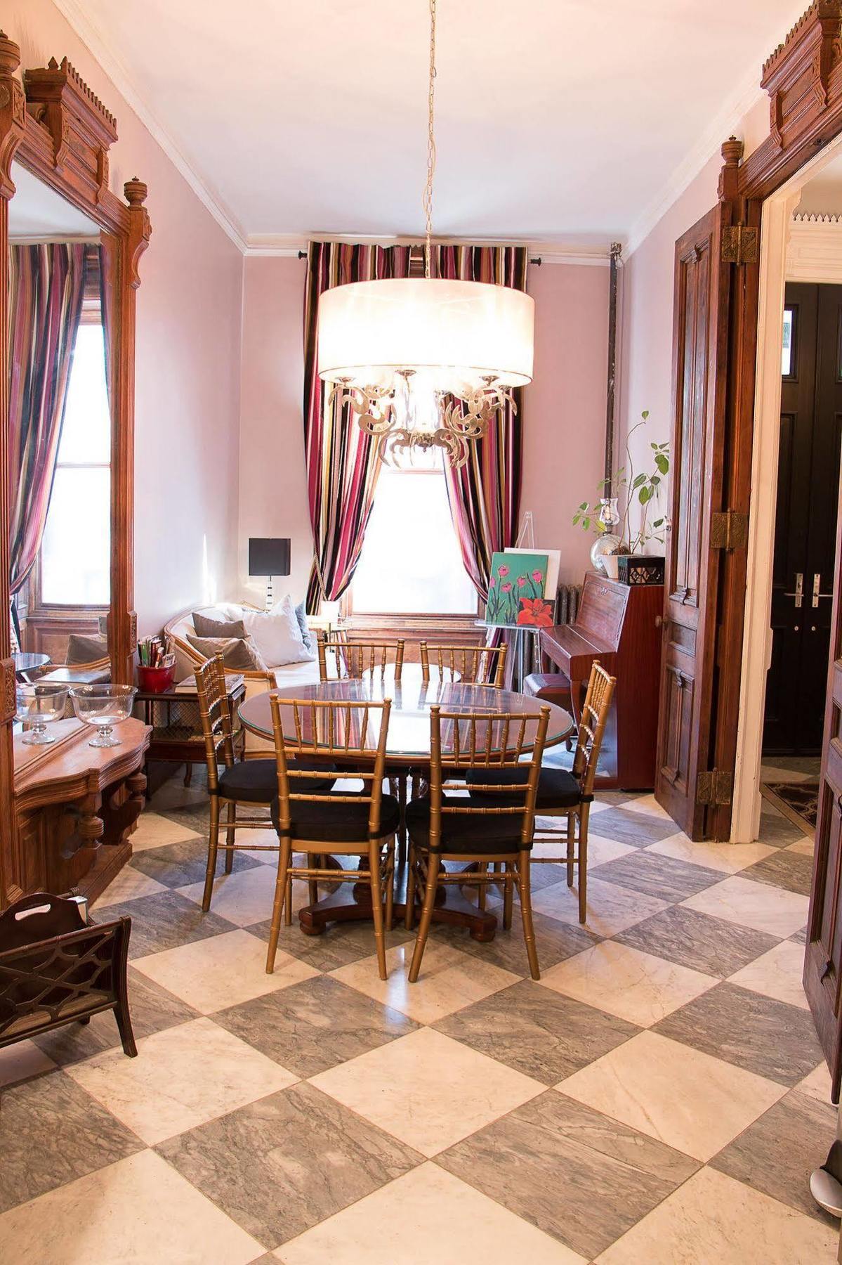 255West Guesthouse Ню Йорк Екстериор снимка